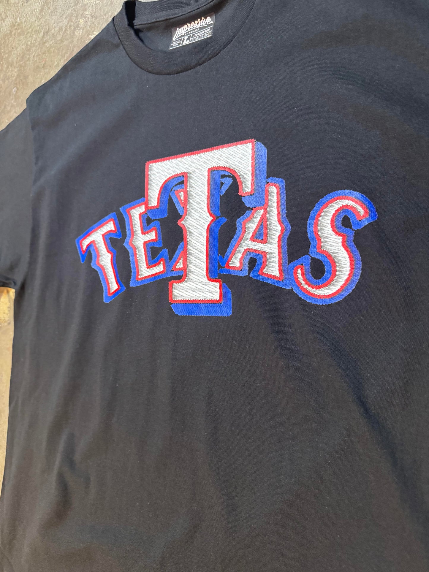 Tetas Tee