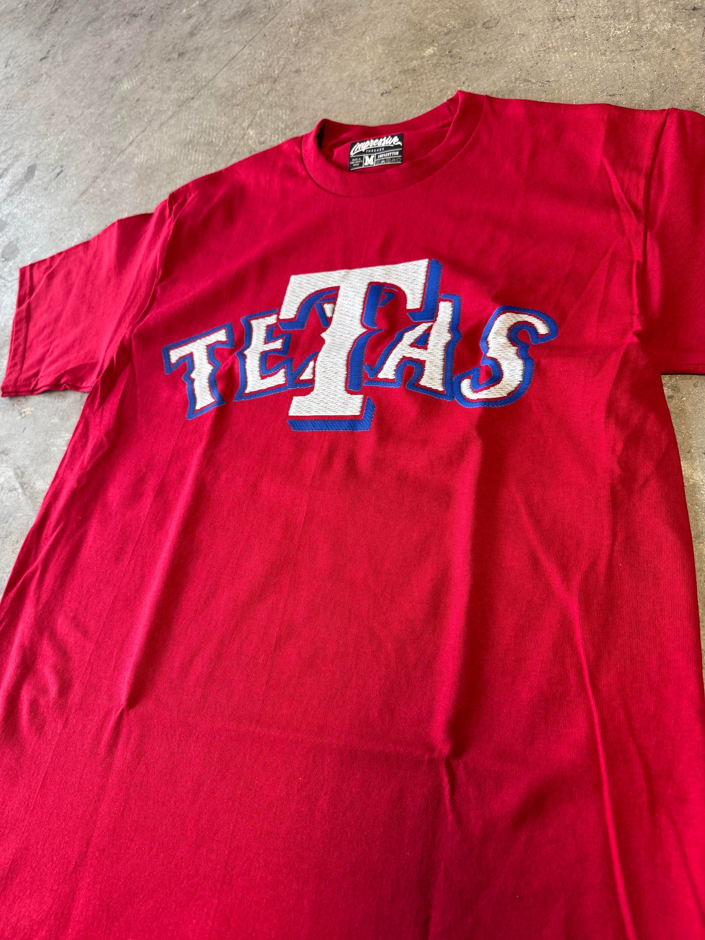Tetas Tee